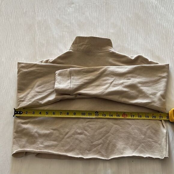 Zara cream colored cropped sweatshirt w fabric collar and button up front - S - Picture 6 of 8